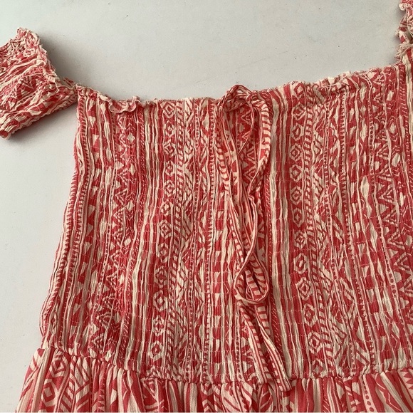 Chic Off-Shoulder Patterned Midi Dress - Picture 3 of 6